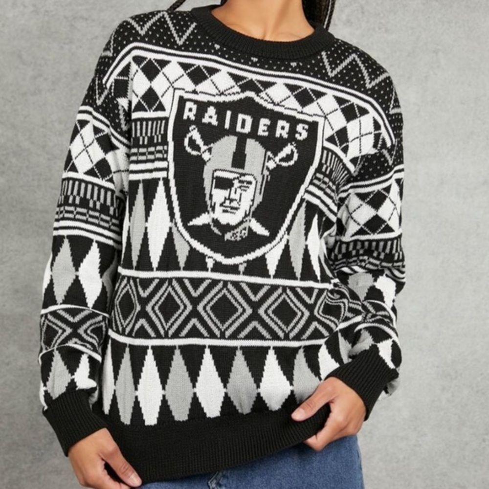 NFL‎ Women's Las Vegas Raiders Fair Isle Sweater Balck White Medium